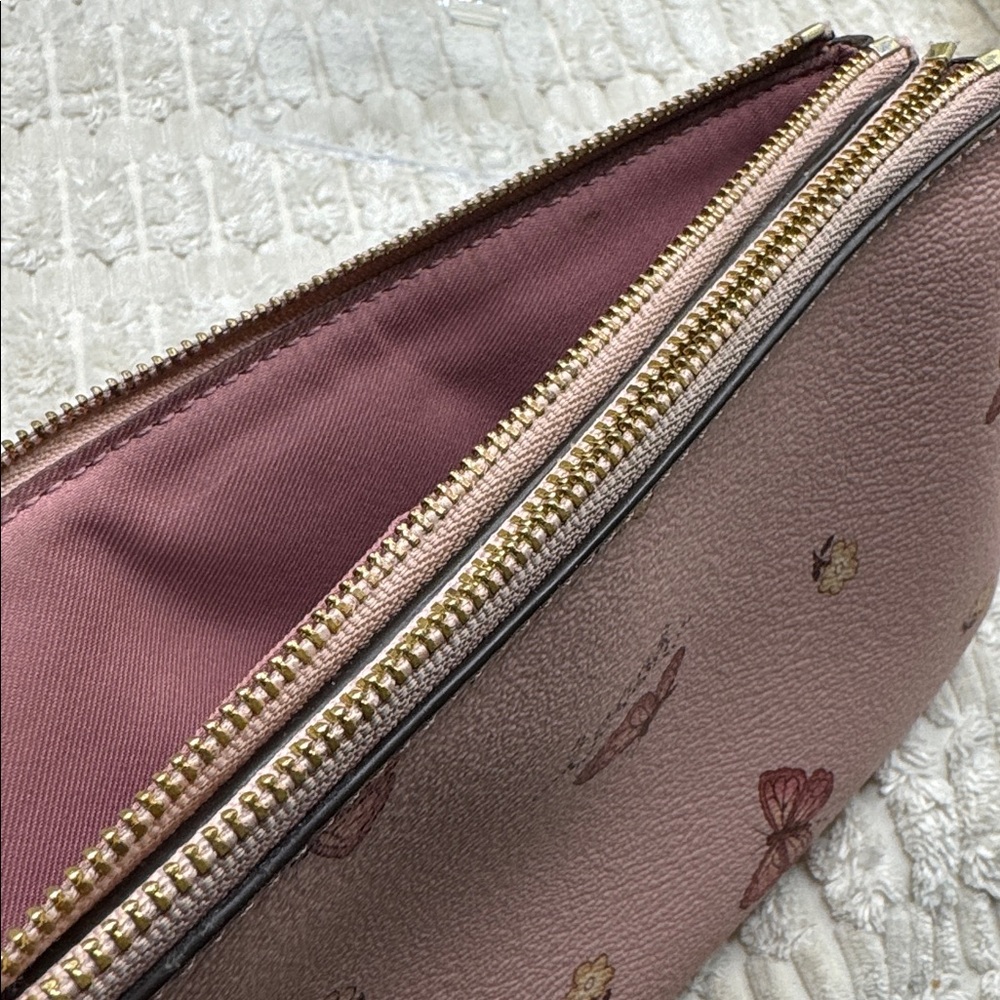 ❌SOLD❌Coach Butterfly Double Zip Wristlet - Picture 9 of 10